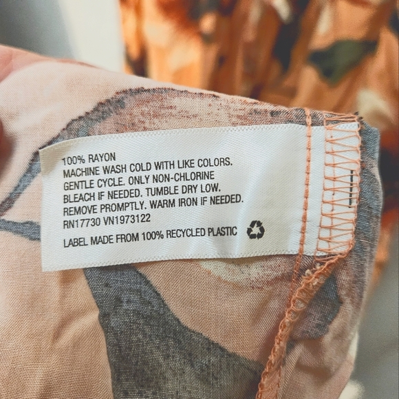 Sleeveless Tie Waist Dress- Peach Floral - Picture 4 of 5